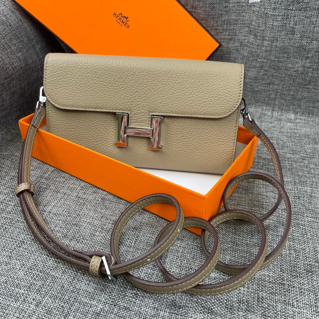 All categories Hermès wallet (Hermès) Hermès 9852 leather silver buckle