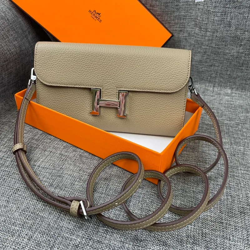 All categories Hermès wallet (Hermès) Hermès 9852 leather silver buckle