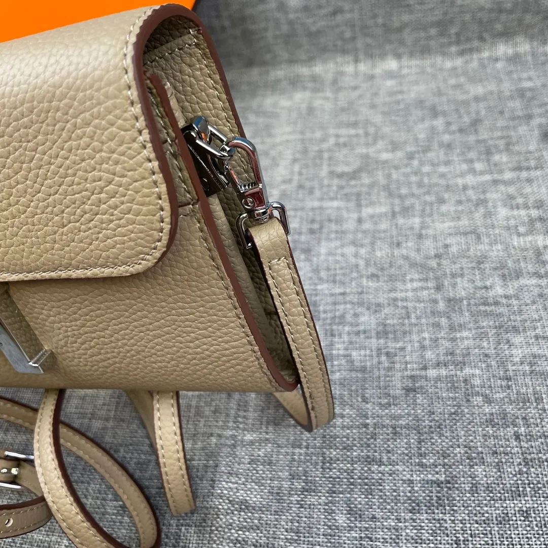 All categories Hermès wallet (Hermès) Hermès 9852 leather silver buckle