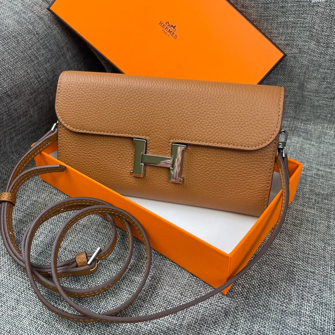 All categories Hermès wallet (Hermès) Hermès 9852 leather silver buckle