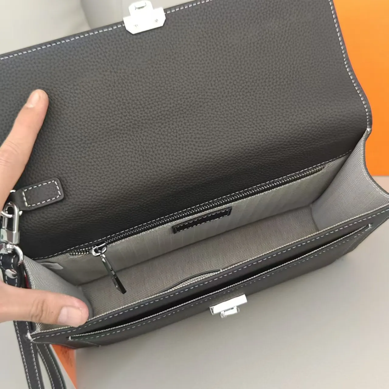 All categories Hermès wallet (Hermès) Hermès H5030-4