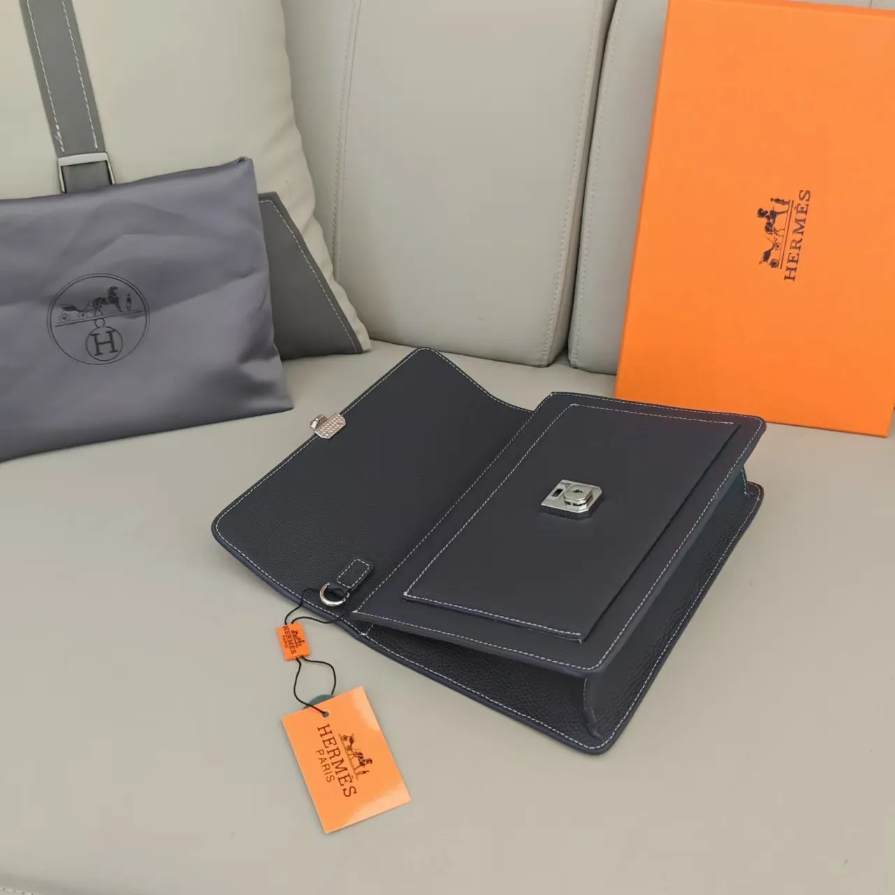 All categories Hermès wallet (Hermès) Hermès H5030-4