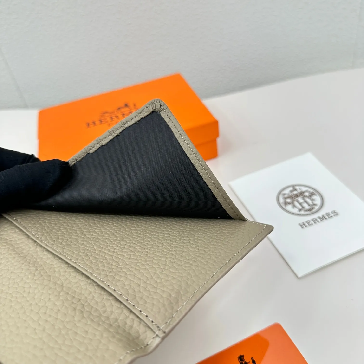 All categories Hermès wallet (Hermès) Hermès 2372