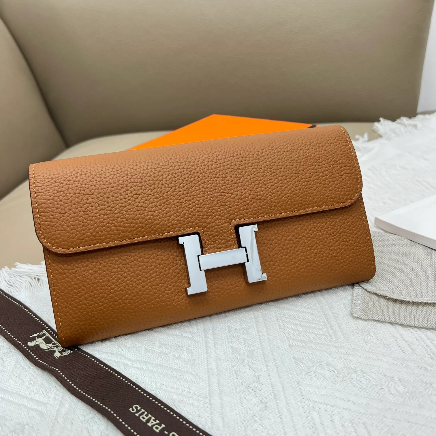 All categories Hermès wallet (Hermès) Hermès 539 pebbled silver buckle