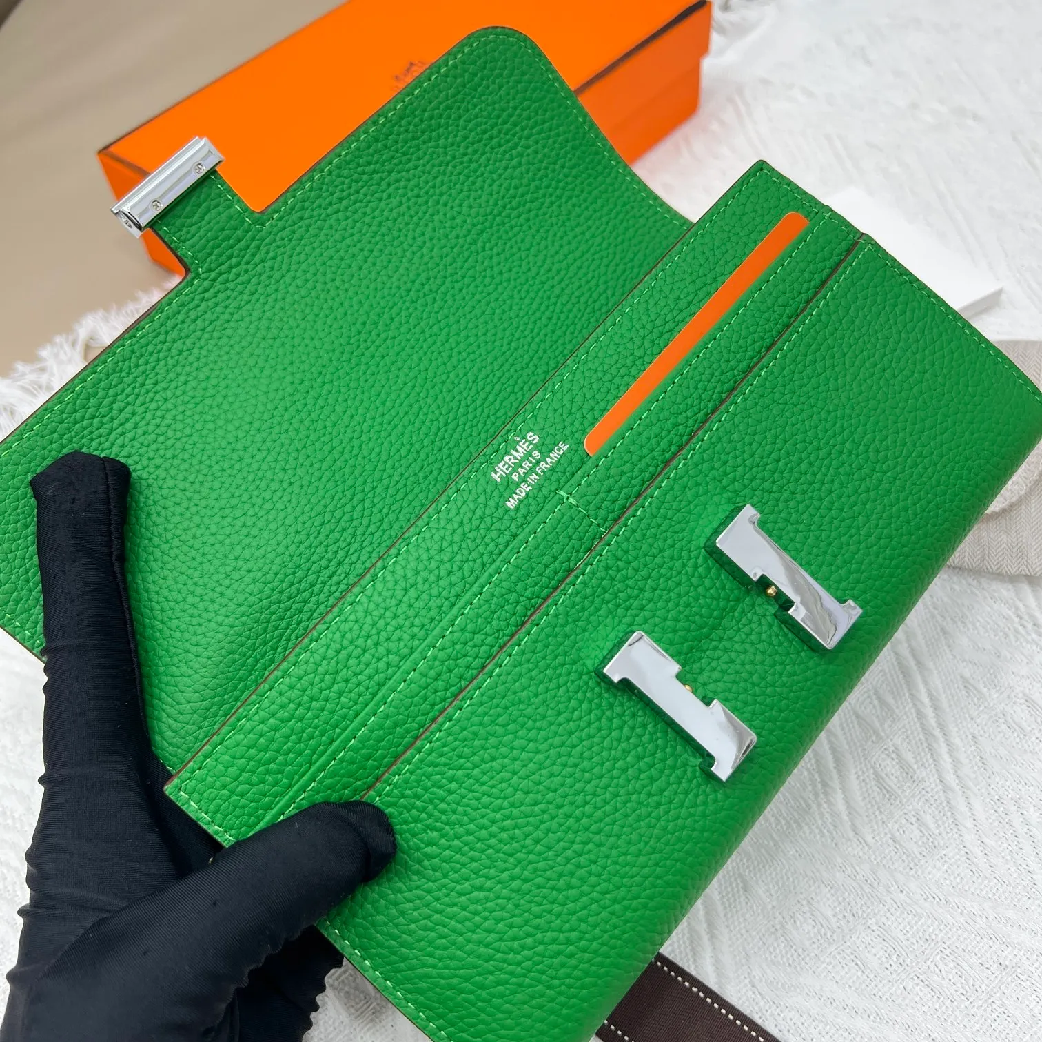 All categories Hermès wallet (Hermès) Hermès 539 pebbled silver buckle
