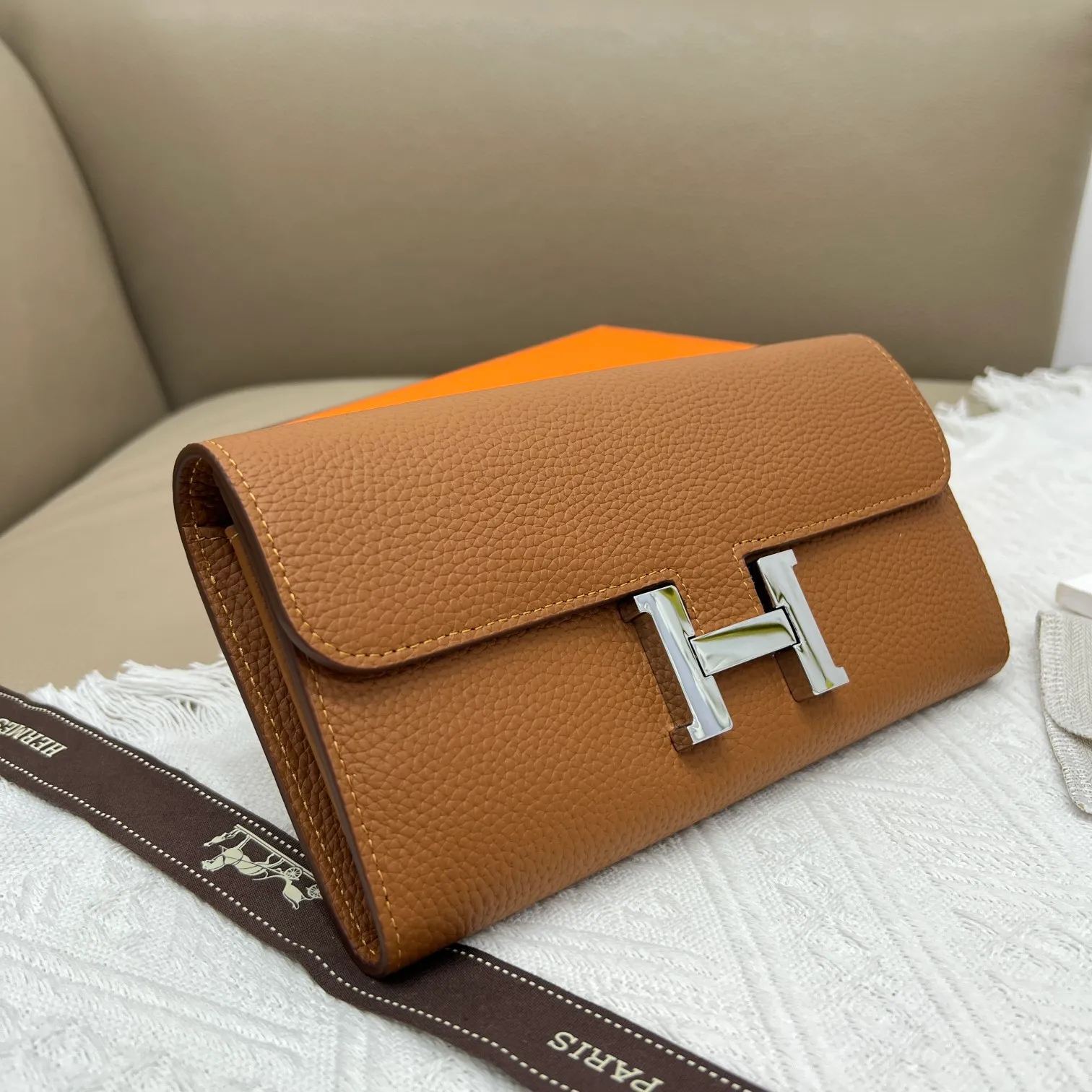All categories Hermès wallet (Hermès) Hermès 539 pebbled silver buckle
