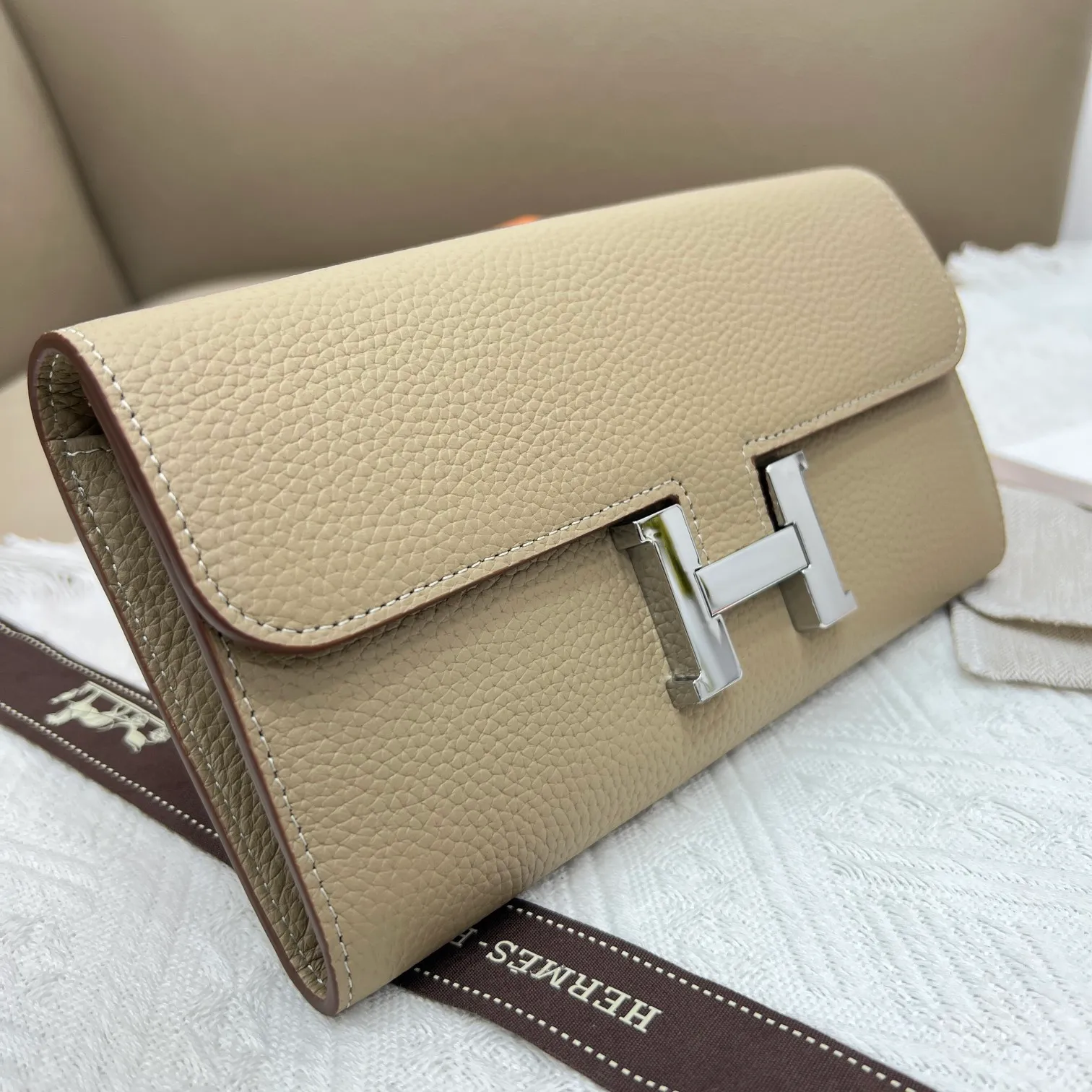 All categories Hermès wallet (Hermès) Hermès 539 pebbled silver buckle