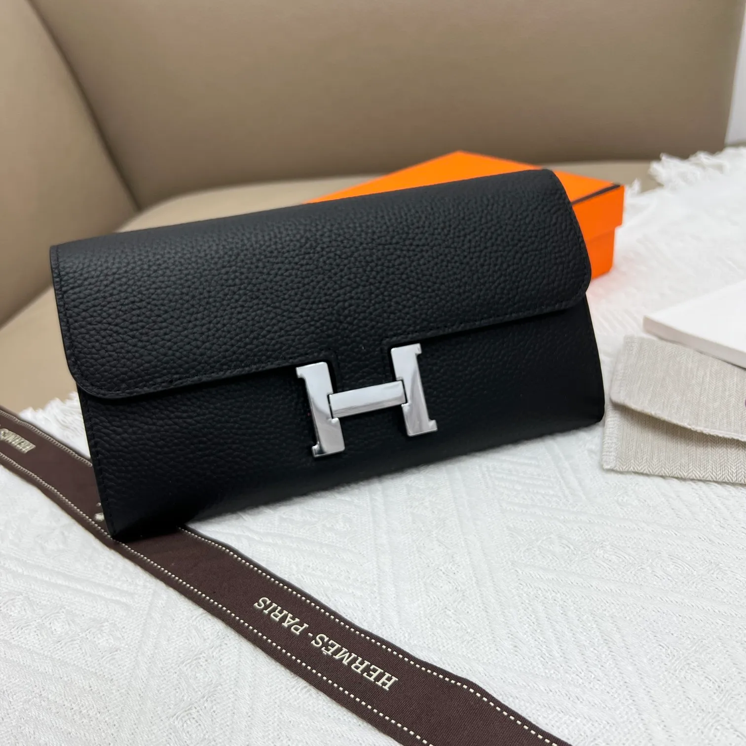 All categories Hermès wallet (Hermès) Hermès 539 pebbled silver buckle