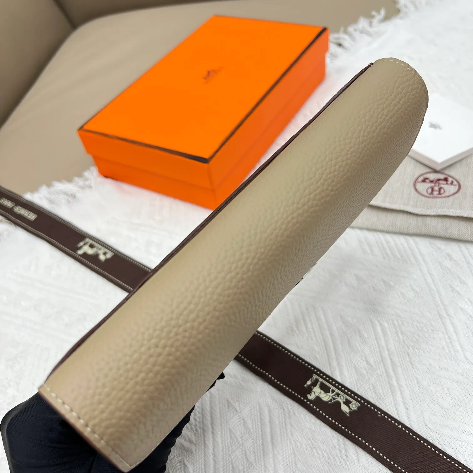 All categories Hermès wallet (Hermès) Hermès 539 pebbled silver buckle