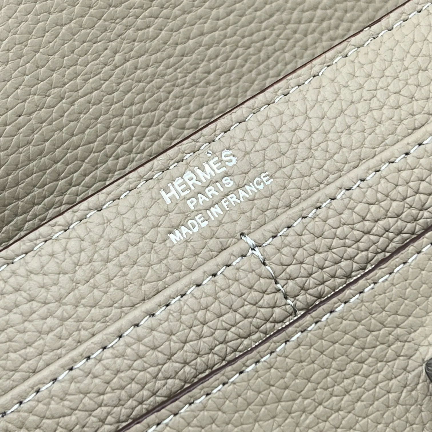 All categories Hermès wallet (Hermès) Hermès 539 pebbled silver buckle