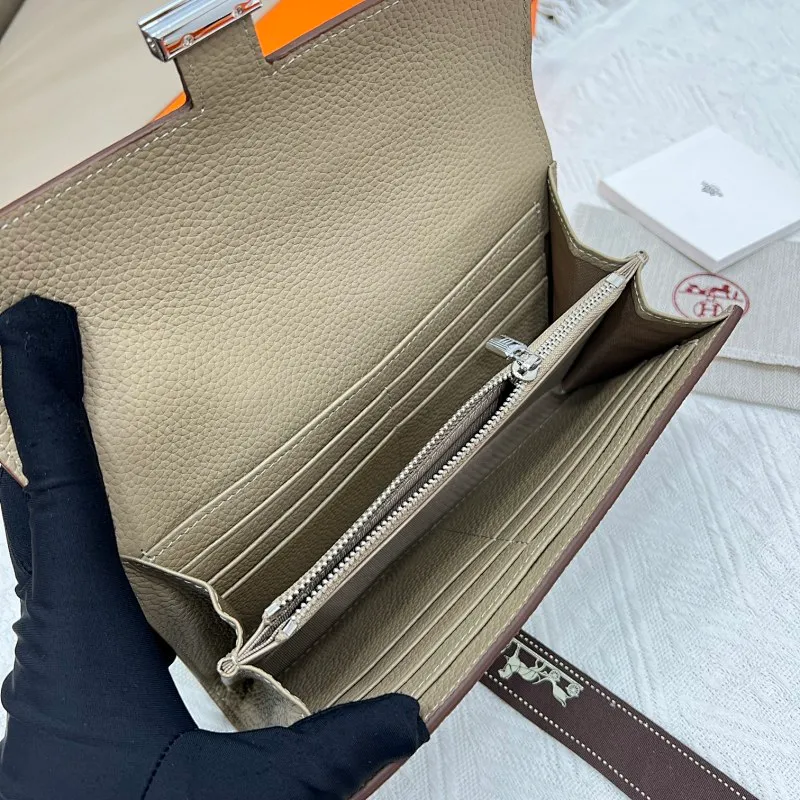 All categories Hermès wallet (Hermès) Hermès 539 pebbled silver buckle