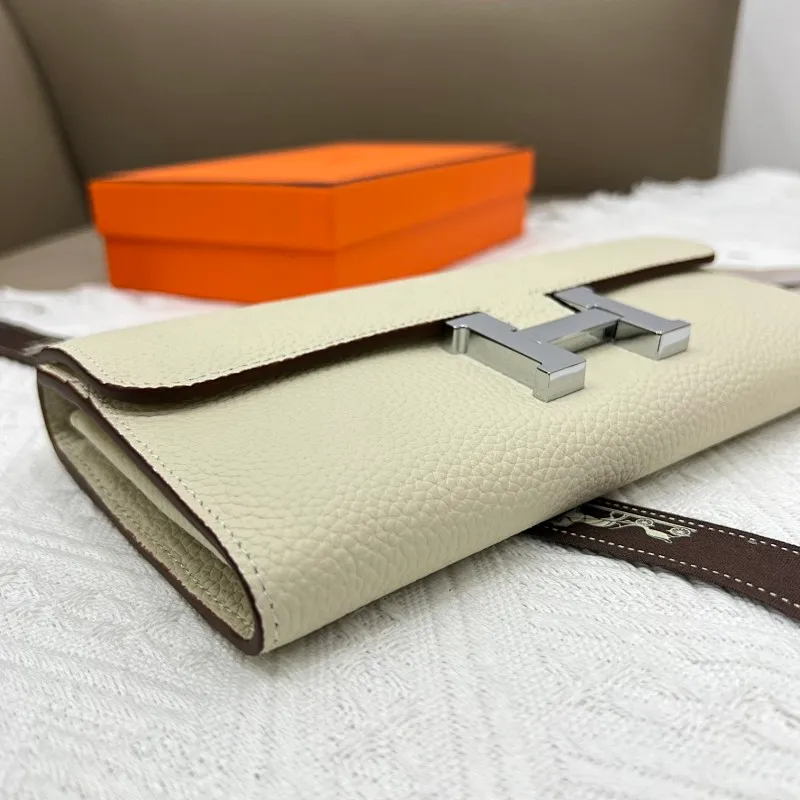 All categories Hermès wallet (Hermès) Hermès 539 pebbled silver buckle