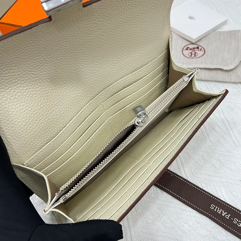 All categories Hermès wallet (Hermès) Hermès 539 pebbled silver buckle