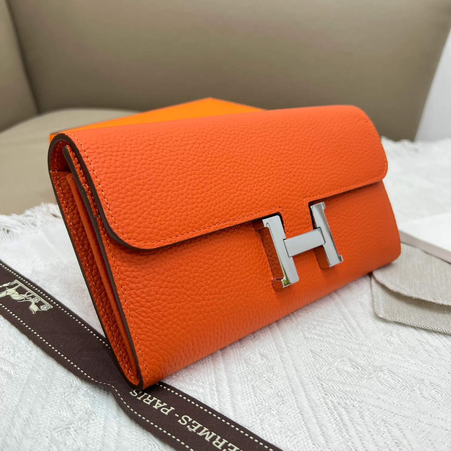 All categories Hermès wallet (Hermès) Hermès 539 pebbled silver buckle