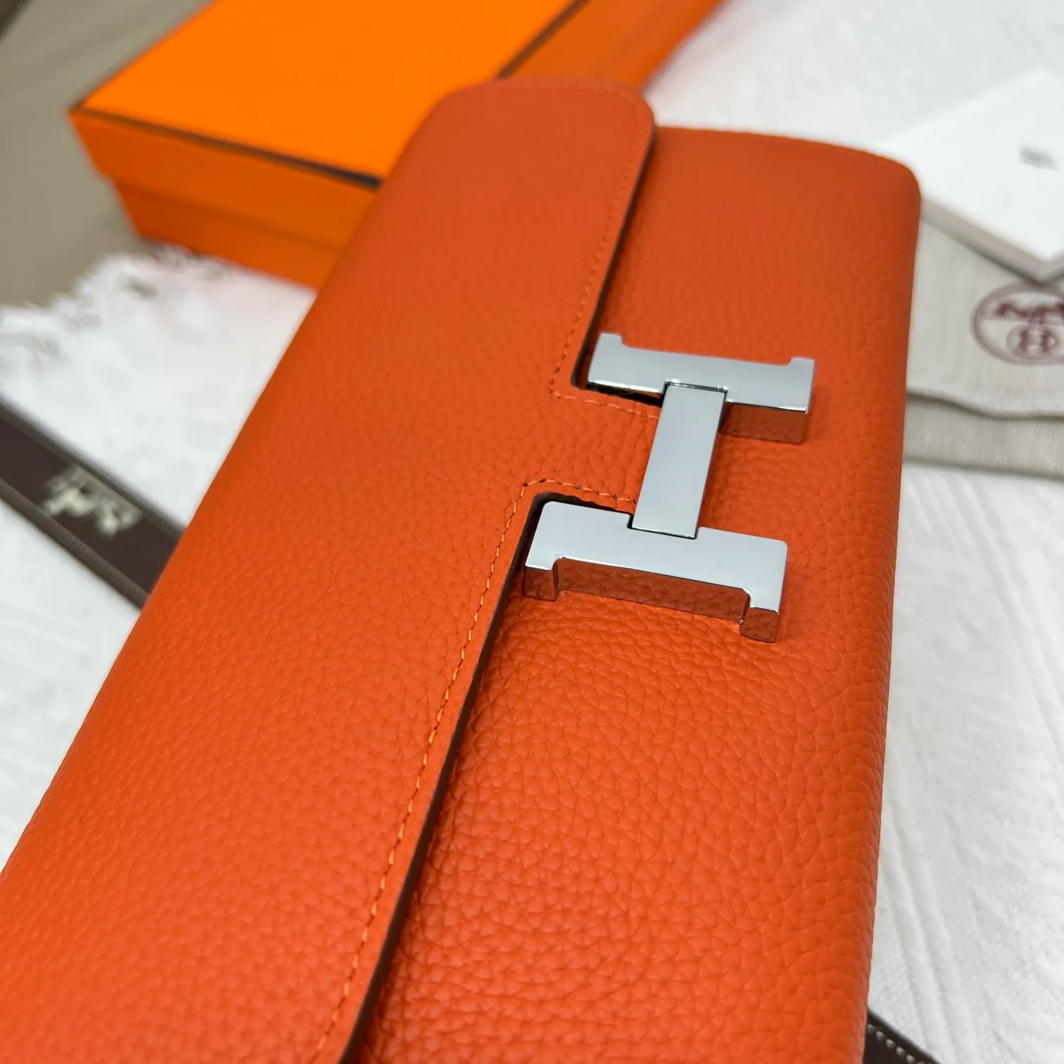 All categories Hermès wallet (Hermès) Hermès 539 pebbled silver buckle