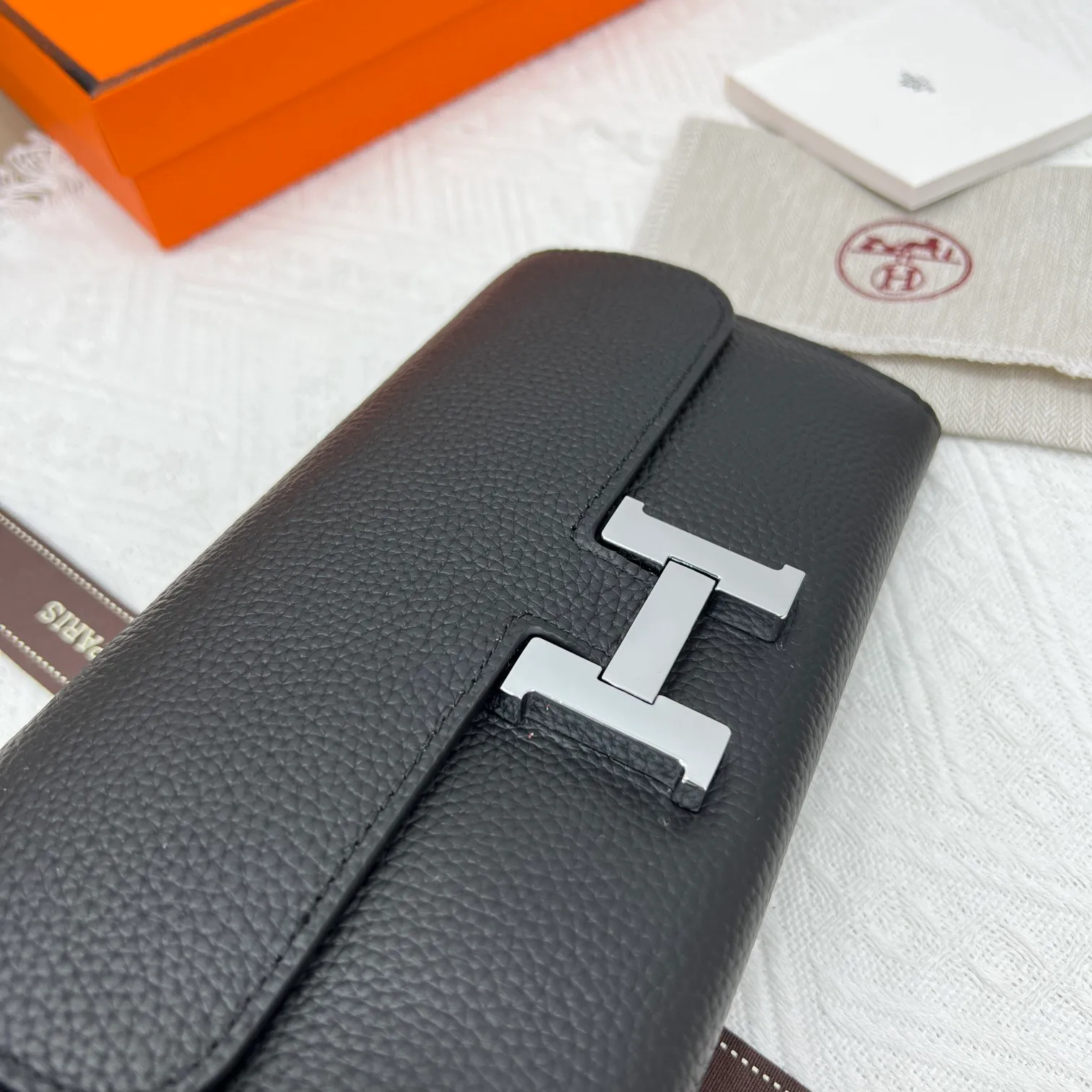 All categories Hermès wallet (Hermès) Hermès 539 pebbled silver buckle