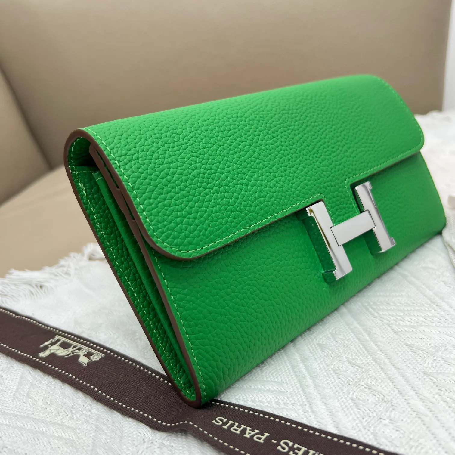 All categories Hermès wallet (Hermès) Hermès 539 pebbled silver buckle