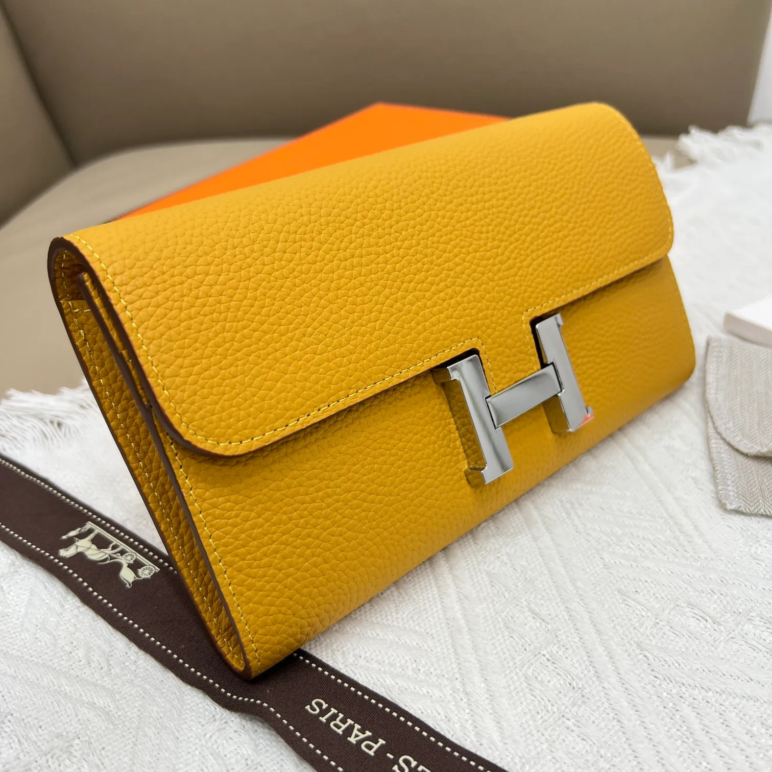 All categories Hermès wallet (Hermès) Hermès 539 pebbled silver buckle