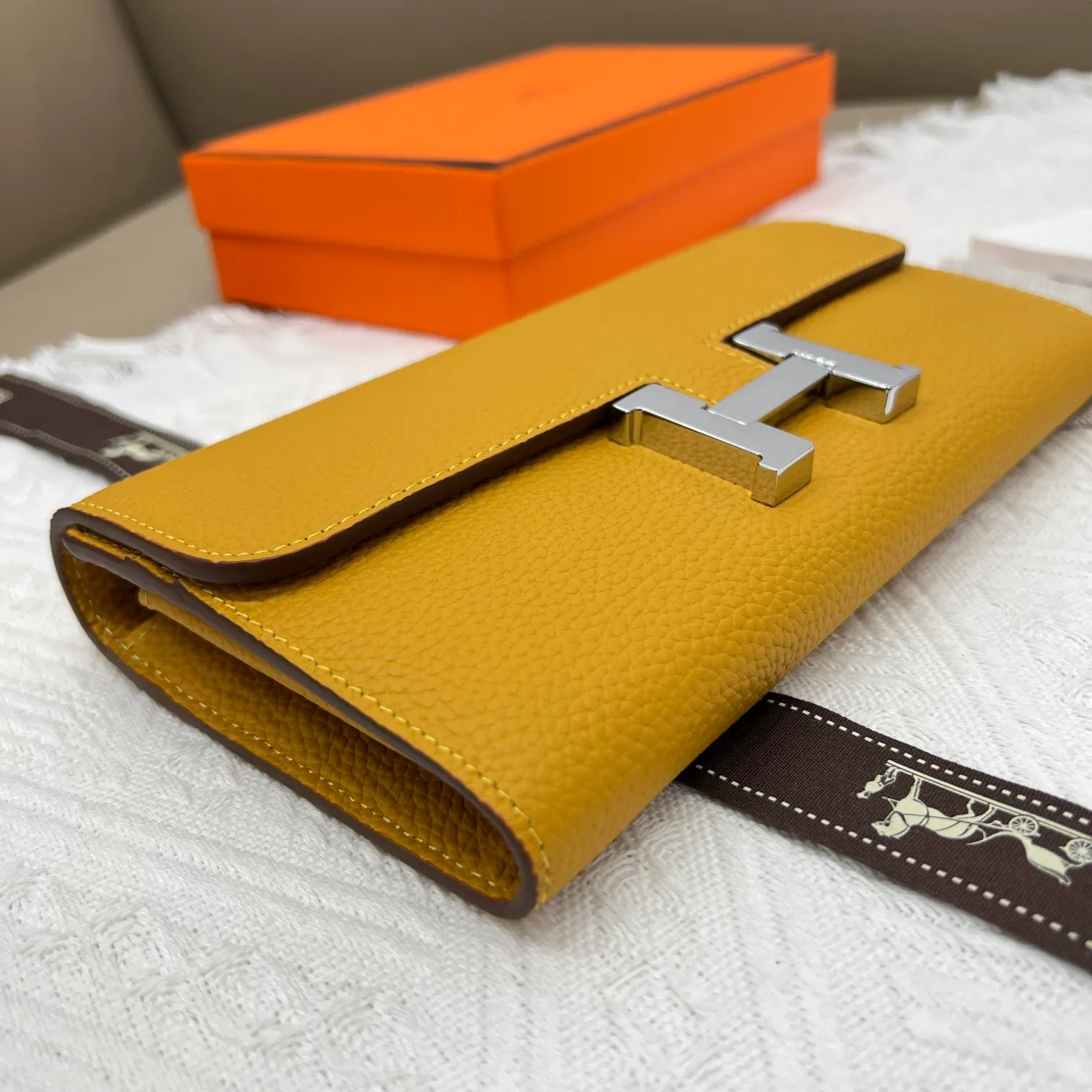 All categories Hermès wallet (Hermès) Hermès 539 pebbled silver buckle