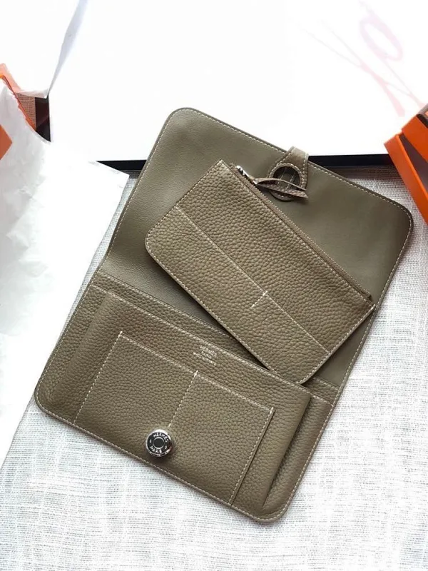 All categories Hermès wallet (Hermès) Hermès 2012