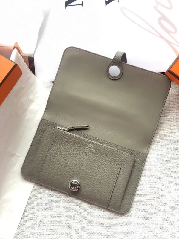 All categories Hermès wallet (Hermès) Hermès 2012