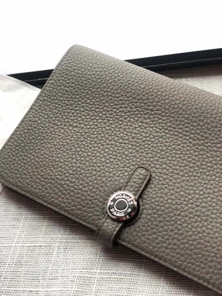 All categories Hermès wallet (Hermès) Hermès 2012