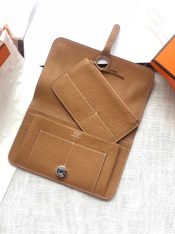 All categories Hermès wallet (Hermès) Hermès 2012