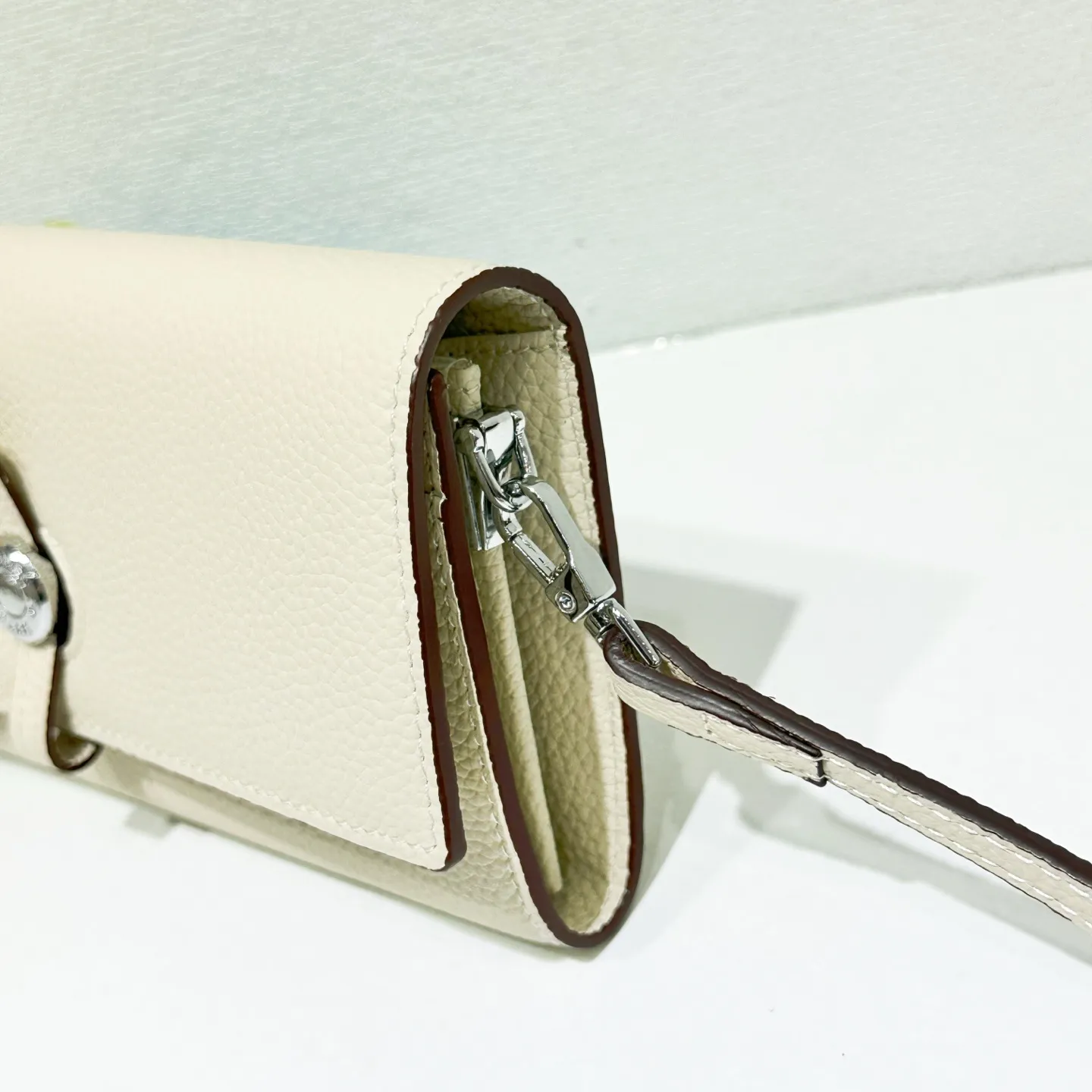 All categories Hermès wallet (Hermès) Hermès 615-2