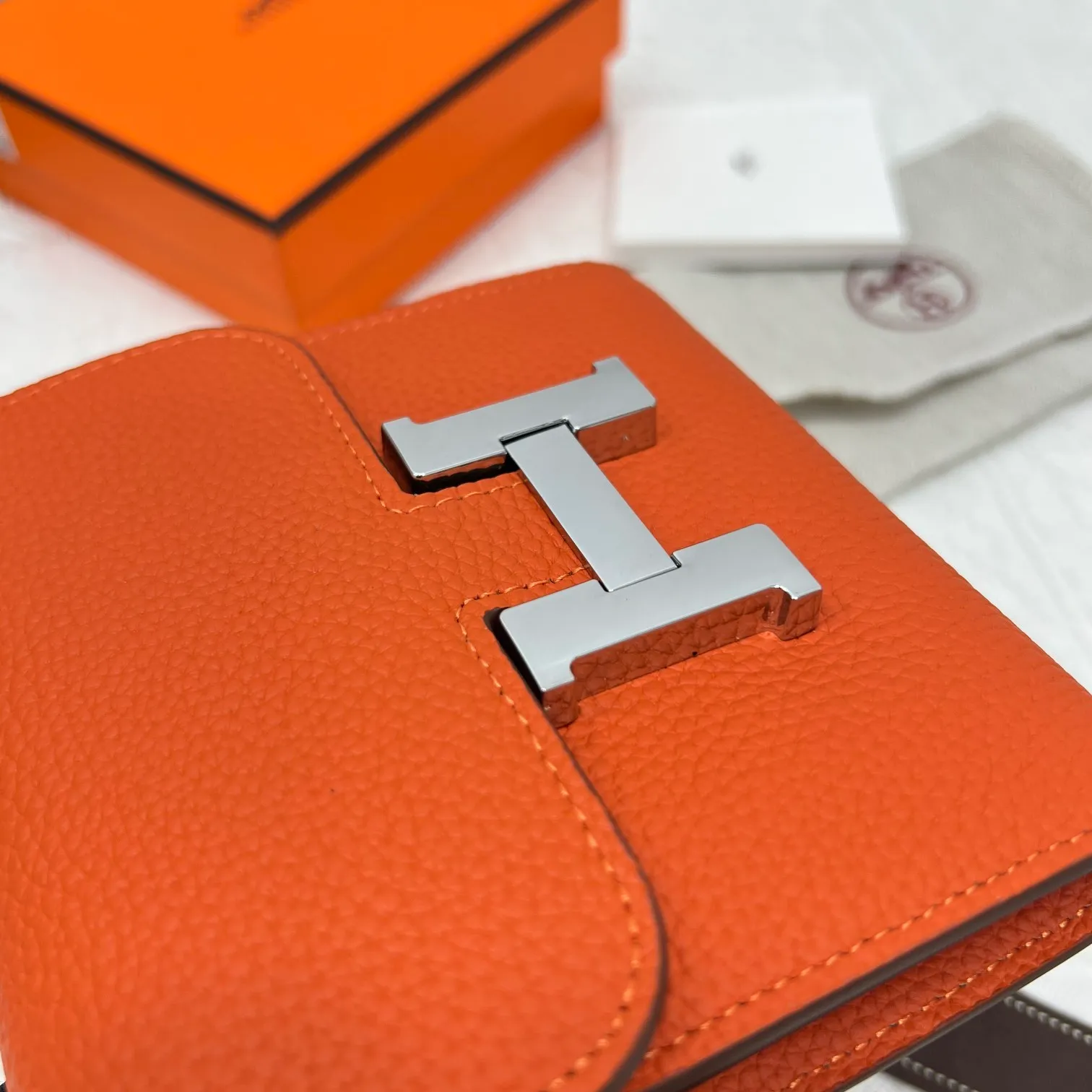 All categories Hermès wallet (Hermès) Hermès 537 pebbled silver buckle