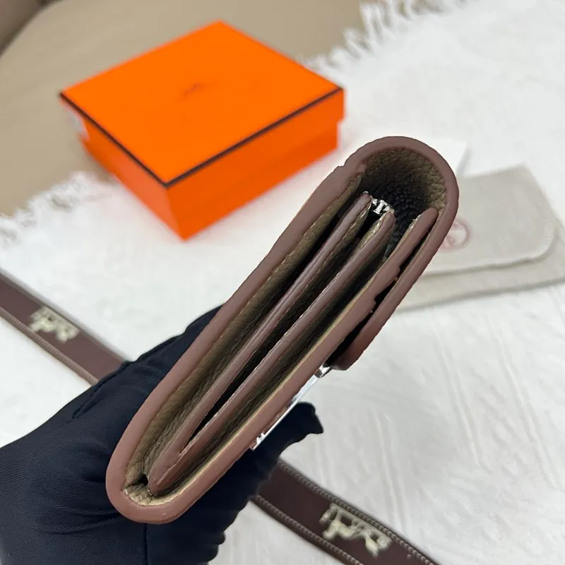 All categories Hermès wallet (Hermès) Hermès 537 pebbled silver buckle