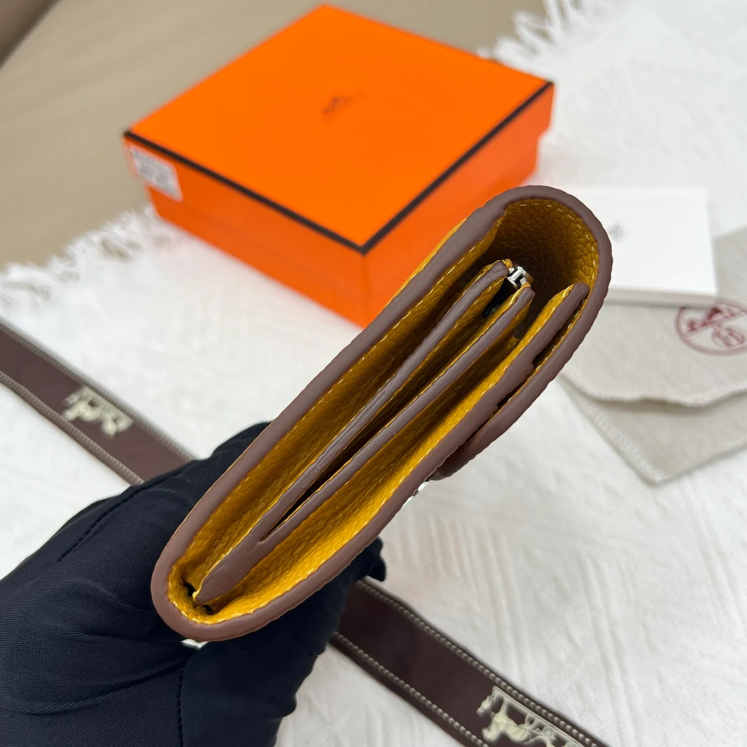 All categories Hermès wallet (Hermès) Hermès 537 pebbled silver buckle