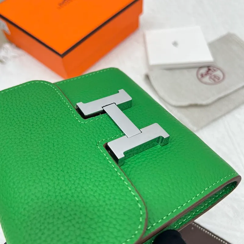 All categories Hermès wallet (Hermès) Hermès 537 pebbled silver buckle