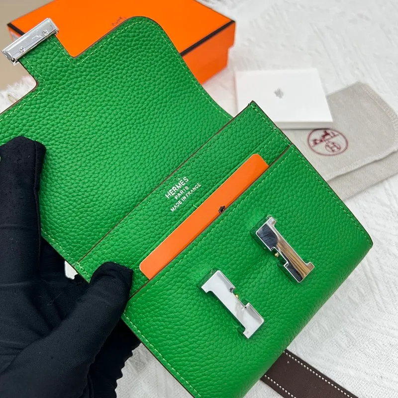 All categories Hermès wallet (Hermès) Hermès 537 pebbled silver buckle