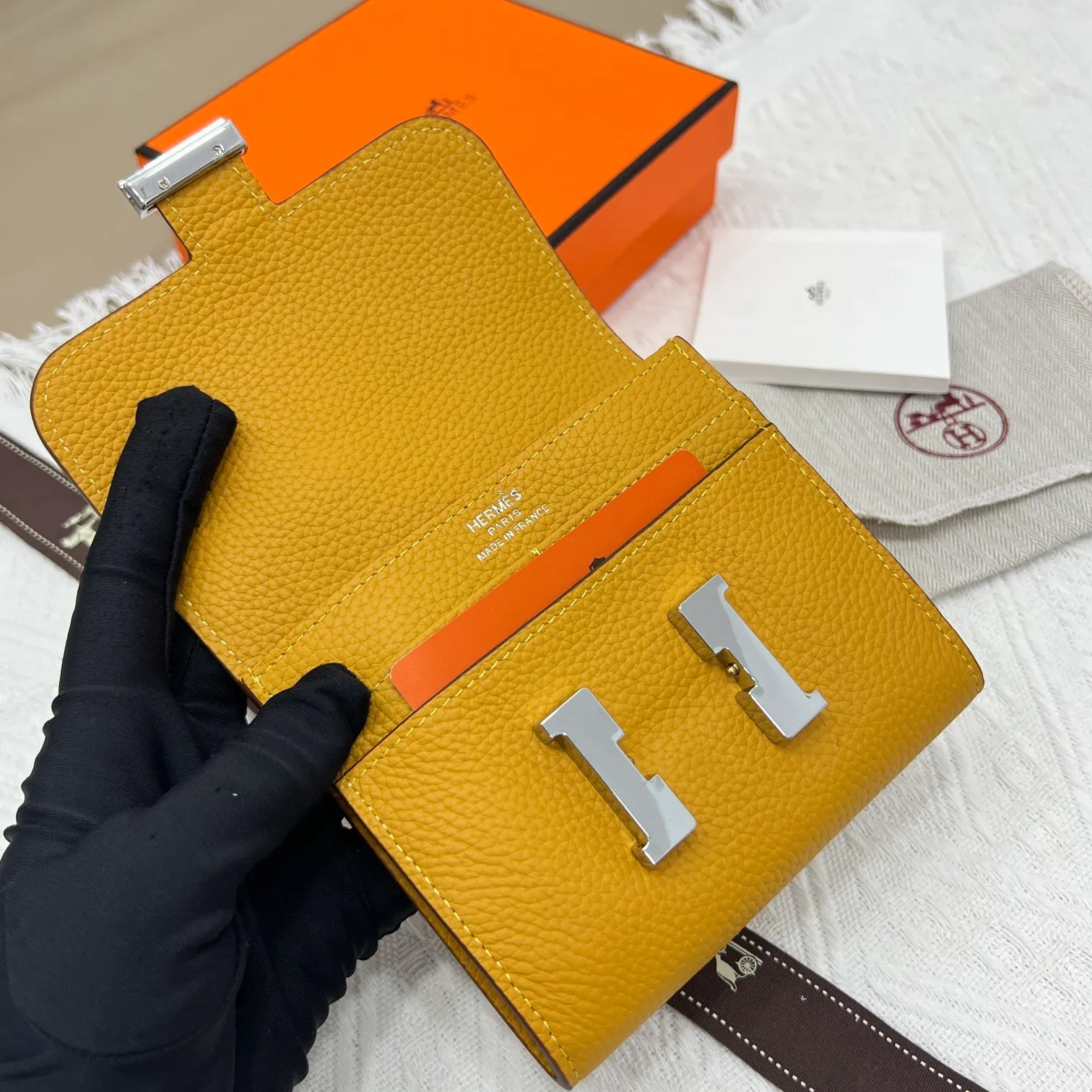 All categories Hermès wallet (Hermès) Hermès 537 pebbled silver buckle