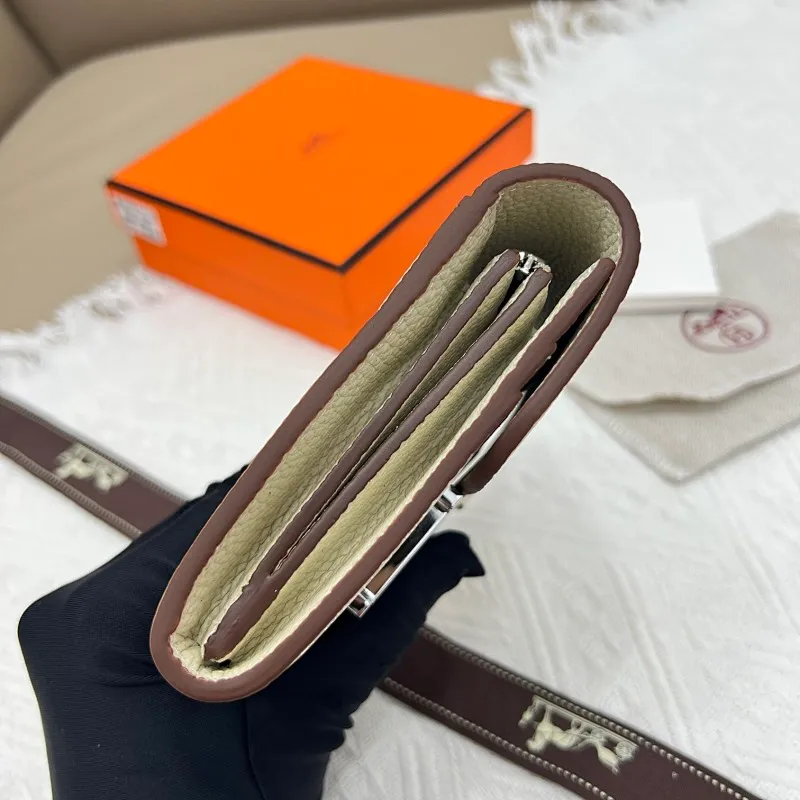 All categories Hermès wallet (Hermès) Hermès 537 pebbled silver buckle