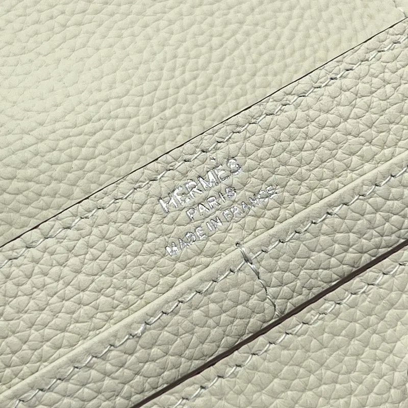 All categories Hermès wallet (Hermès) Hermès 537 pebbled silver buckle
