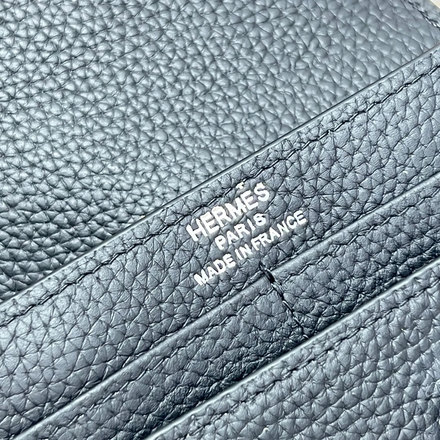 All categories Hermès wallet (Hermès) Hermès 537 pebbled silver buckle