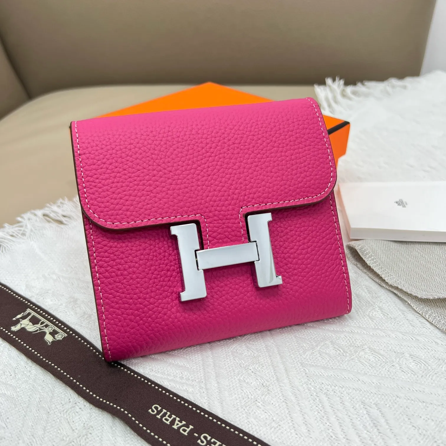 All categories Hermès wallet (Hermès) Hermès 537 pebbled silver buckle