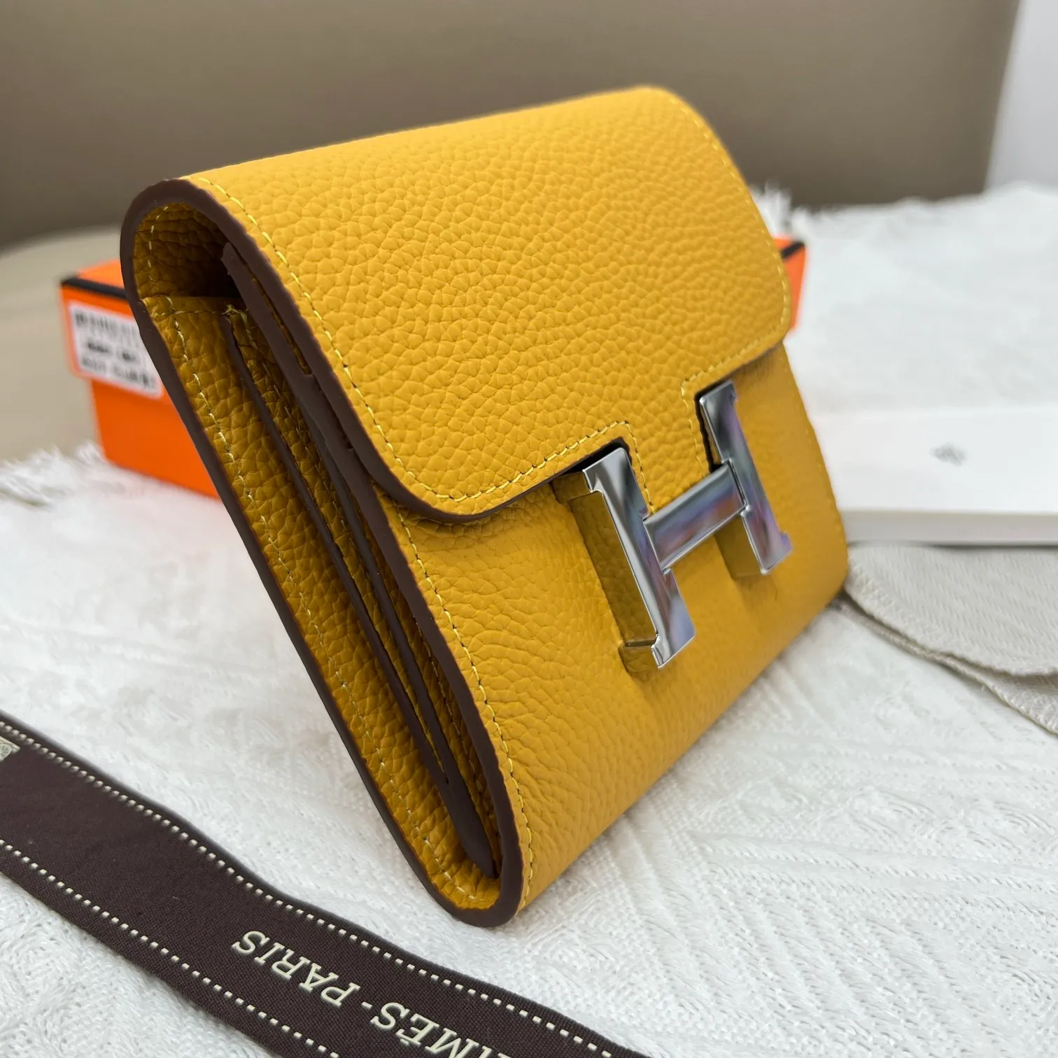 All categories Hermès wallet (Hermès) Hermès 537 pebbled silver buckle