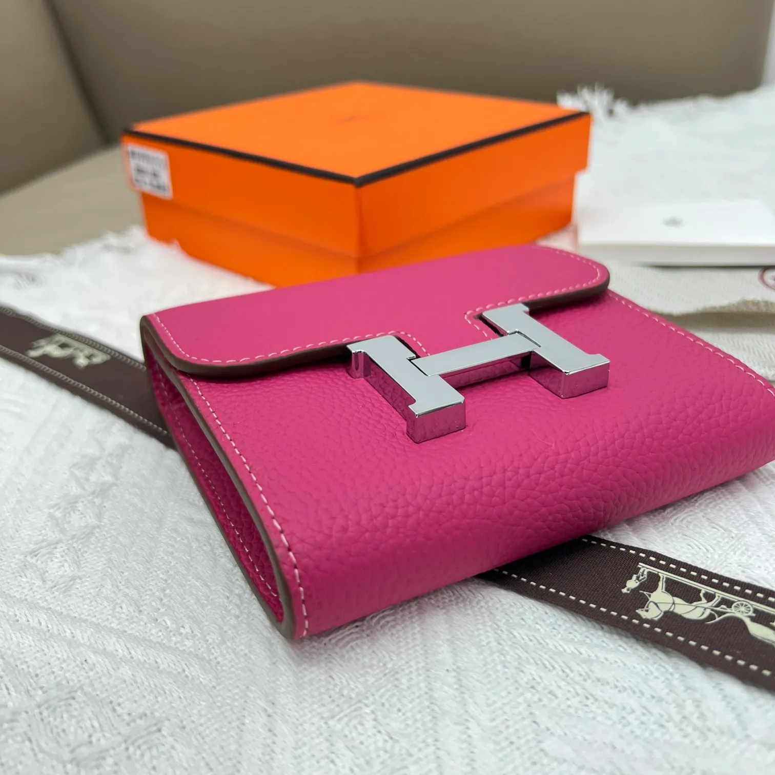 All categories Hermès wallet (Hermès) Hermès 537 pebbled silver buckle