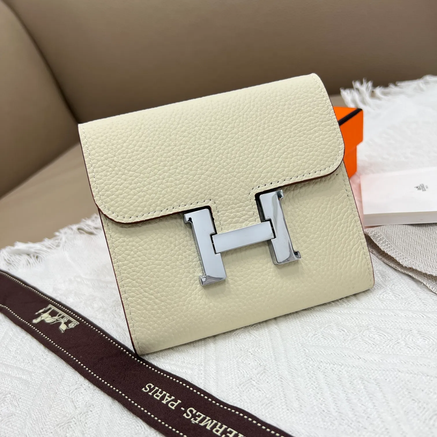 All categories Hermès wallet (Hermès) Hermès 537 pebbled silver buckle