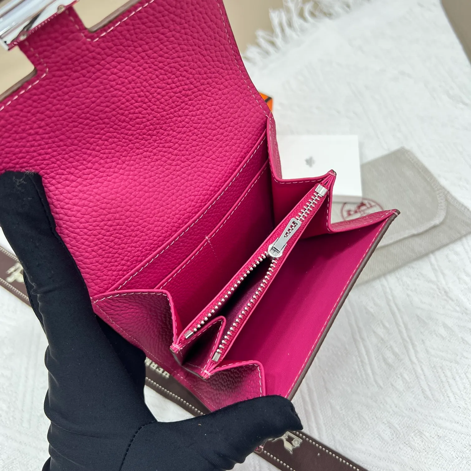 All categories Hermès wallet (Hermès) Hermès 537 pebbled silver buckle