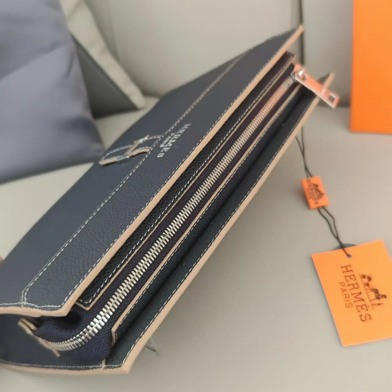All categories Hermès wallet (Hermès) Hermès H5010-4