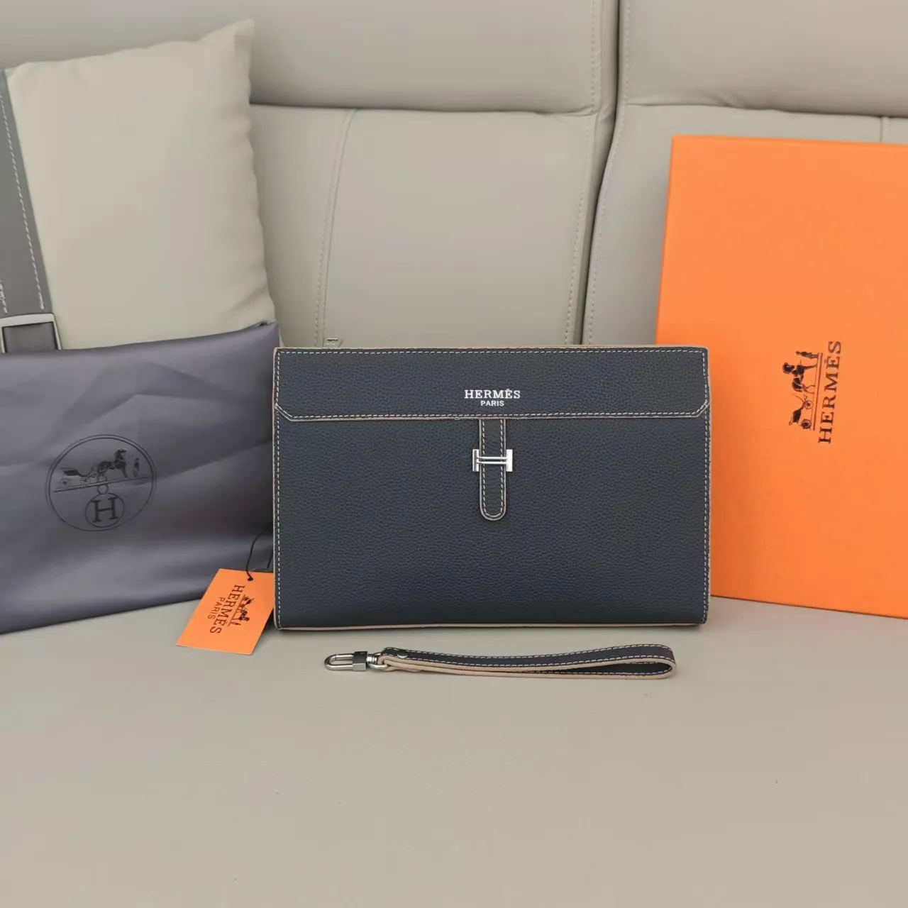 All categories Hermès wallet (Hermès) Hermès H5010-4
