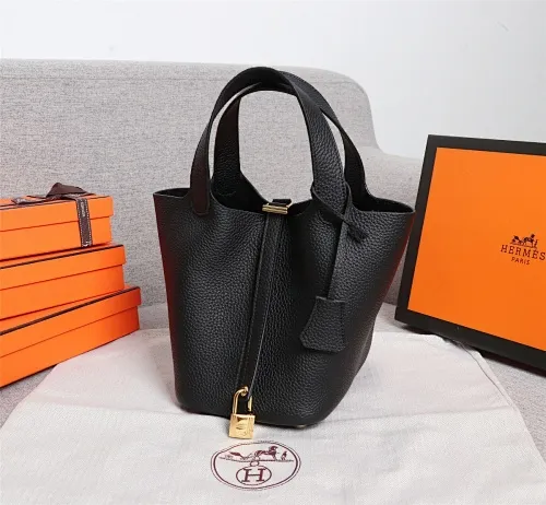 All Categories Official Website "Brand Women's Bags" Women's Bags 💙 Hermes 2022 Official New Hermès Vegetable Basket Women's Hand Crossbody Two-Purpose Bag Wholesale Large Size 58002300 Small Size 58002200 High Quality Size: Large Size 22CM Small Size 18CM