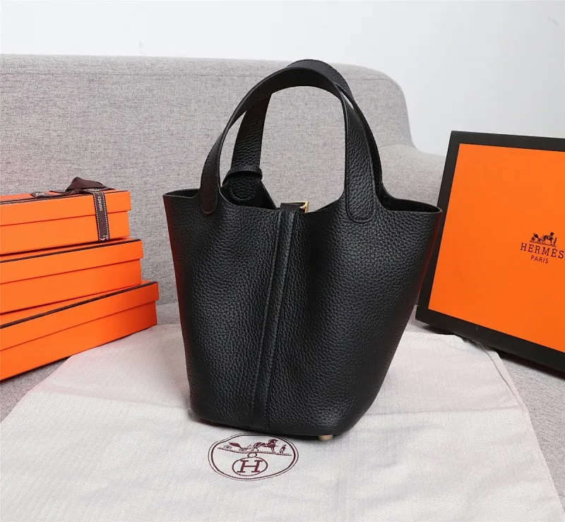 All Categories Official Website "Brand Women's Bags" Women's Bags 💙 Hermes 2022 Official New Hermès Vegetable Basket Women's Hand Crossbody Two-Purpose Bag Wholesale Large Size 58002300 Small Size 58002200 High Quality Size: Large Size 22CM Small Size 18CM