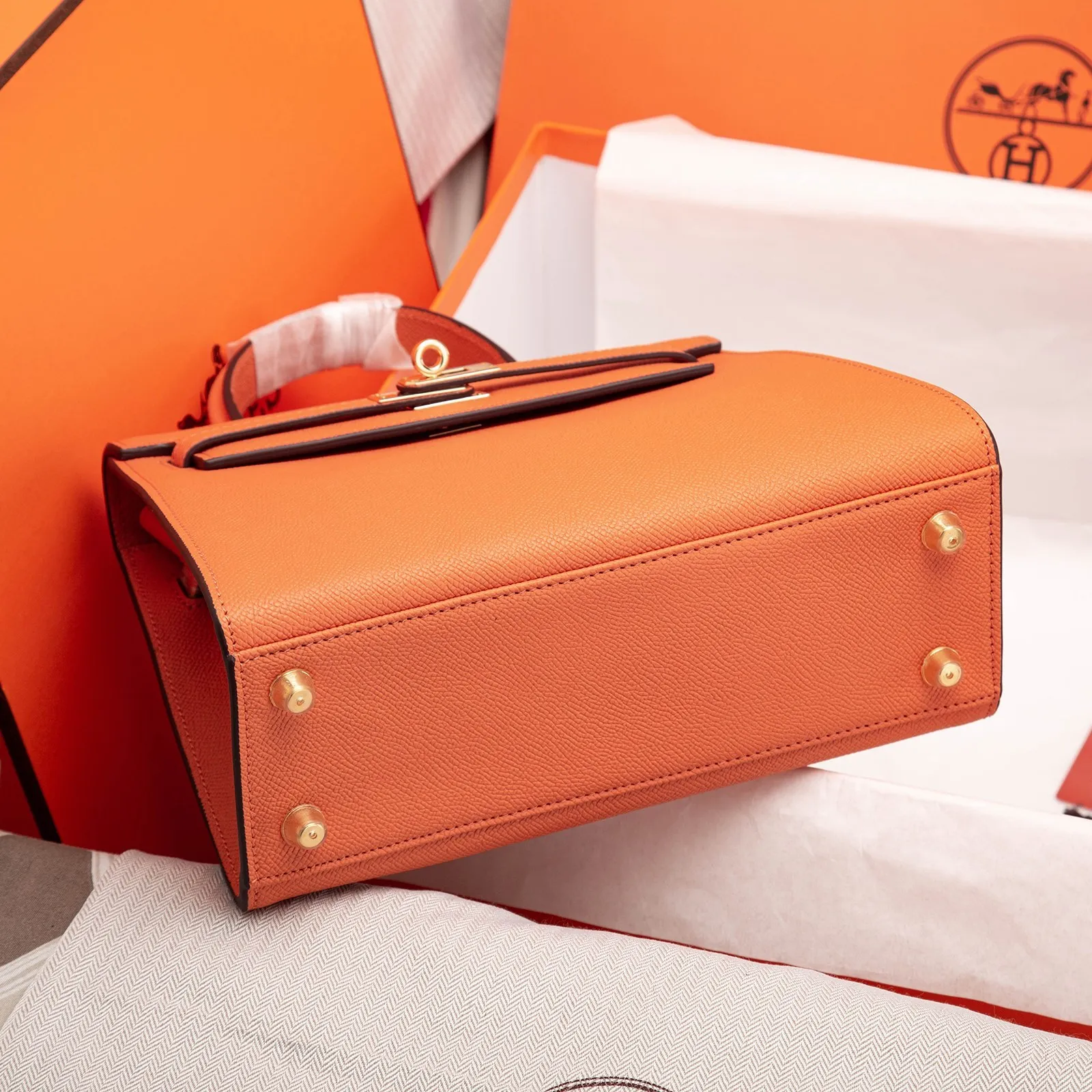 All Categories Official Website "Brand Women's Bags" Women's Bags 💙 Hermes 2022 Official New Hermès Women's Hand-Crossbody Two-Purpose Bag Wholesale Cowhide Palm Print Large Size 58002500 Small Size 58002300 High Quality Size: Large Size 28-22-10CM Small Size 25-17-7CM