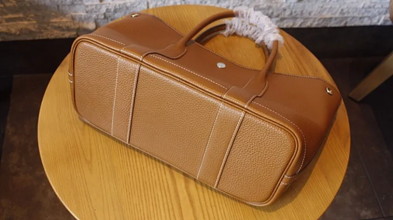 All Categories Official Website "Brand Women's Bags" Women's Bags 💙 Hermes Hermes Large Size 58003500 Small Size 58003300 Look for exclusive quality🐂🐂Exclusive factory coded garden bag Garden party One of the classic masterpieces of Hermes Cowhide women's handbag A must-have for leisure travel 💖More attractive