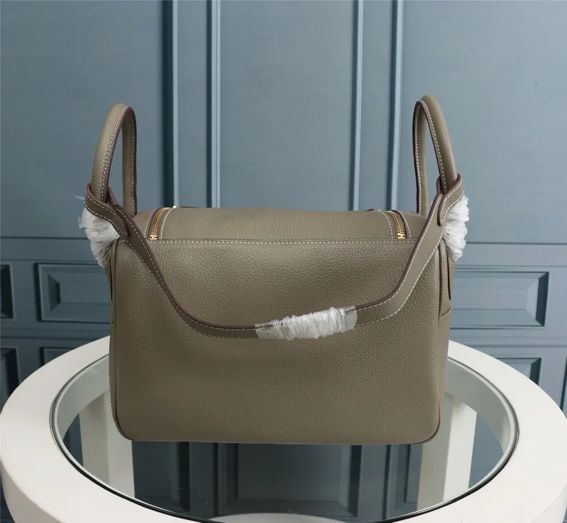 All categories Official website "Brand Women's Bags" Women's Bags 💙 Hermes 2022 official new Hermès lindy bag wholesale small size 58004000 large size 58004200 high quality size: small size 26CM large size 30CM