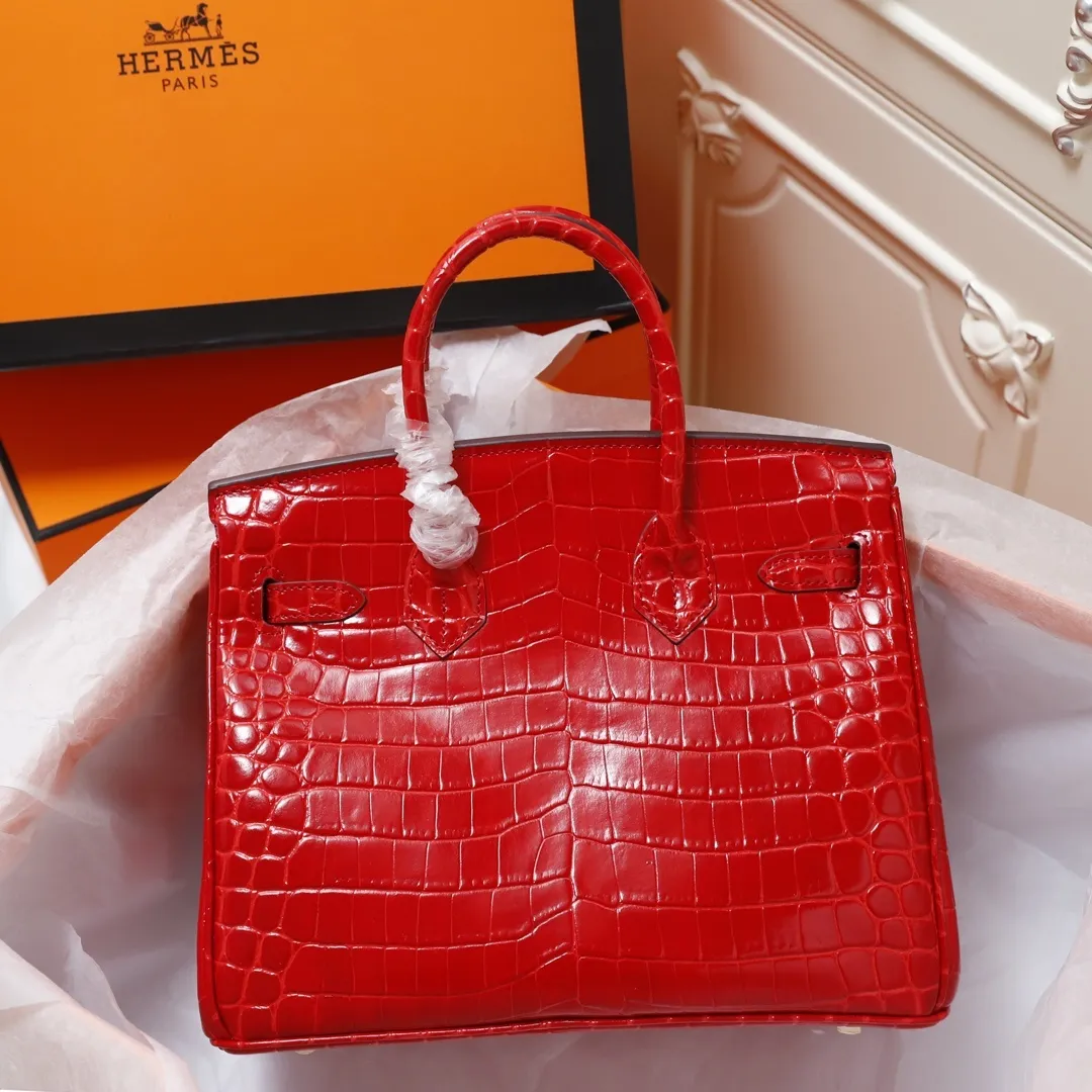 All categories Official website "Brand Women's Bags" Women's Bags 💙 Hermes 2022 official new Hermès handbag Smooth crocodile leather + pure steel hardware wholesale Small size 58003900 Large size 58004500 High quality Size: Small size 30CM Large size 35CM